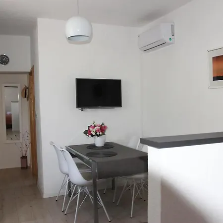 With Parking Space Pirovac, Sibenik - 20015 Apartamento Pirovac