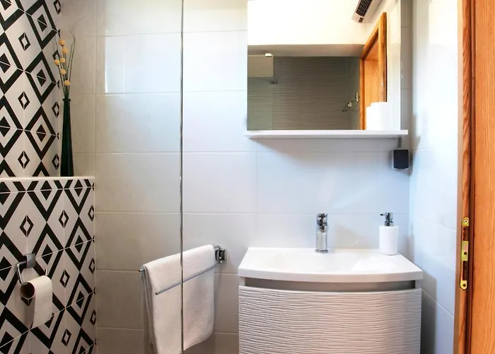 Apartmán With Parking Space Pirovac, Sibenik - 20015 Pirovac